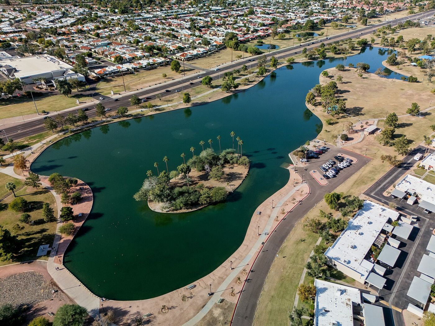 Chaparral Lake on the Indian Bend Wash Greenbelt in Scottsdale, with parkland around it